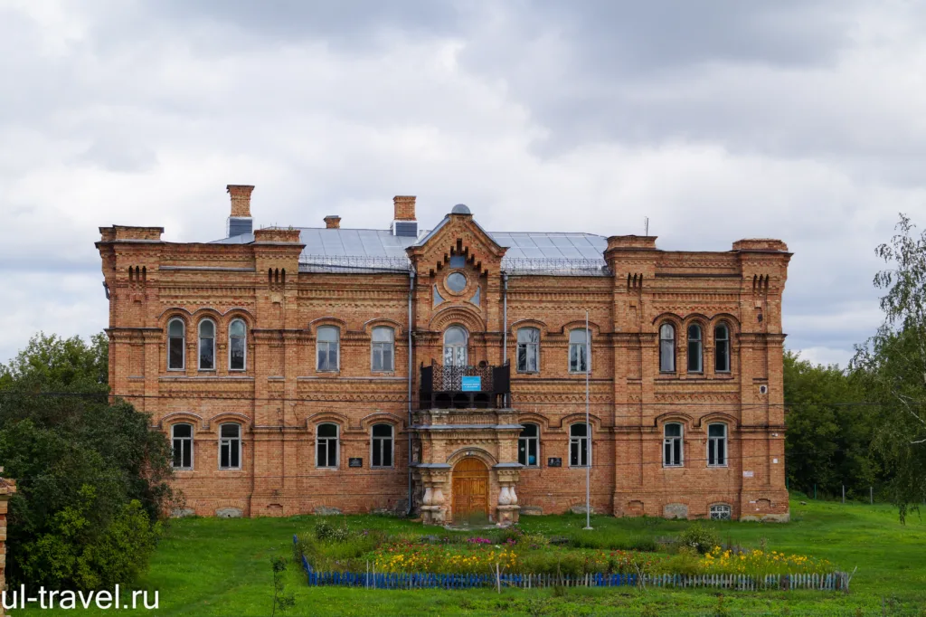 Усадьба Василия Петровича Крылова в селе Кезьмино