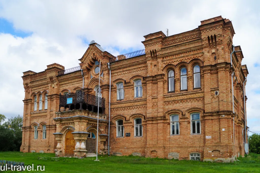 Усадьба Василия Петровича Крылова в селе Кезьмино